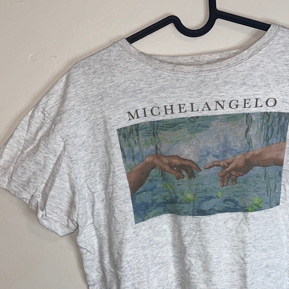 Tops - 🍂Oversized cropped Michelangelo shirt!